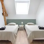3 Bedroom Gorgeous In 펜션 *