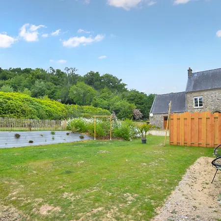 3 Bedroom Lovely Home In La Pernelle Ferienhaus