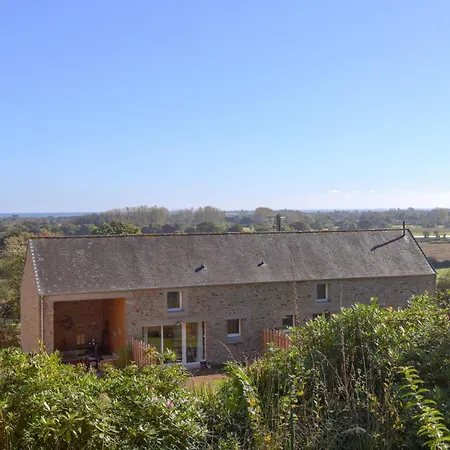 3 Bedroom Lovely Home In La Pernelle Ferienhaus