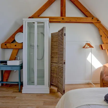 3 Bedroom Lovely Home In La Pernelle *